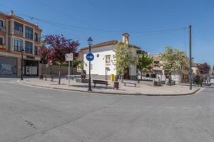 Increíble oportunidad en el centro de la Zubia photo 0