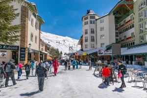 Apartamento en Sierra Nevada – Urbanización Monte Oiz (Sol y Nieve) photo 0