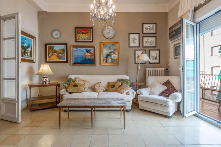Amplísima vivienda al lado de Recogidas photo 0