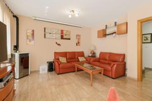 Preciosa casa reformada de 3 dormitorios con patios y terraza en Cenes de la Vega photo 0