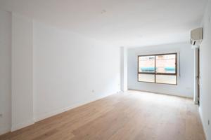 Piso reformado con cochera junto Recogidas photo 0