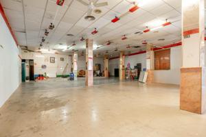 Local comercial en esquina photo 0