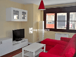 Apartamento en alquiler en Oviedo de 46 m2 photo 0
