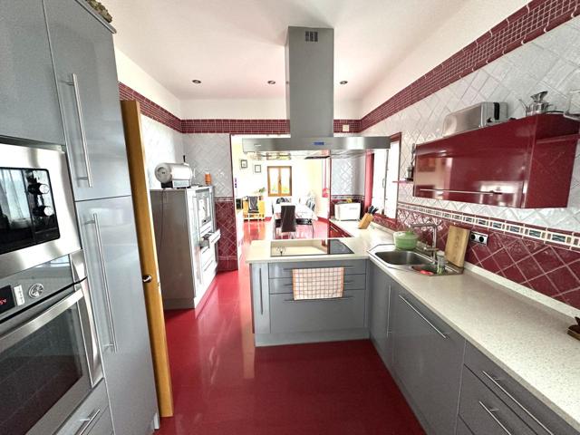 Casa - Chalet en venta en Villaviciosa de 450 m2 photo 0