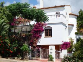 Chalet unifamiliar en venta en Miami Platja photo 0