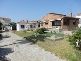 Chalet unifamiliar en venta en Miami Platja photo 0