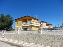 Chalet en venta en L'Ametlla de Mar photo 0