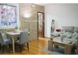 CASA A DOS CALLES EN POBLE NOU DE SABADELL, 3 HABITACIONES CON ESPECTACULAR PATIO POR SOLO 212.000€ photo 0