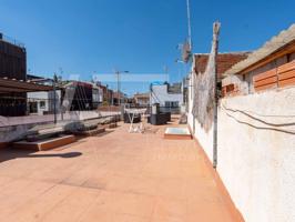 OPORTUNIDAD! CASA TODA EN UNA PLANTA 3 HABITACIONES DOBLES, 2 BAÑOS, PATIO DE 30m² Y TERRAZA DE 70m² EN SABADELL NORD photo 0