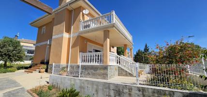 Chalet familiar en venta – Urbanización Colinas Venta Cabrera, Montserrat (Valencia) photo 0