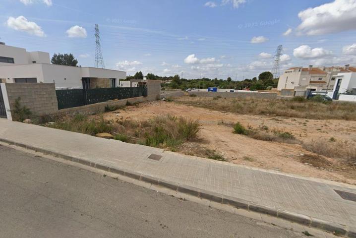 Parcela urbana en calle Falcia photo 0