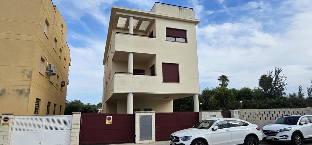 Venta en cesion de remate apartamento en Miramar photo 0