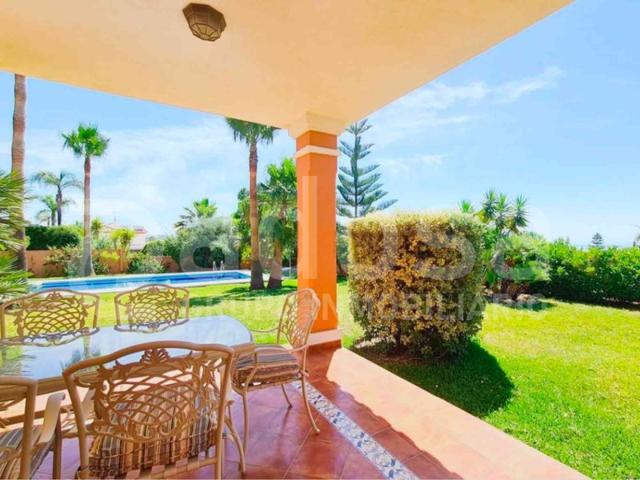 Villa En venta en Estepona photo 0