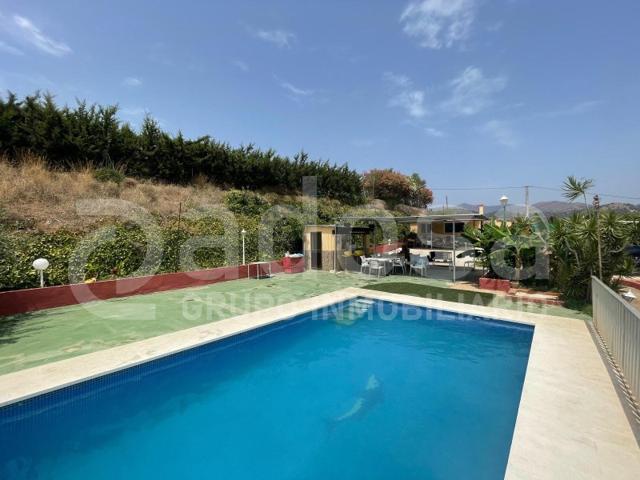 Piso En venta en Estepona photo 0