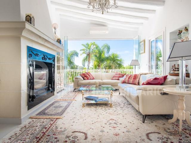 Villa En venta en Estepona photo 0