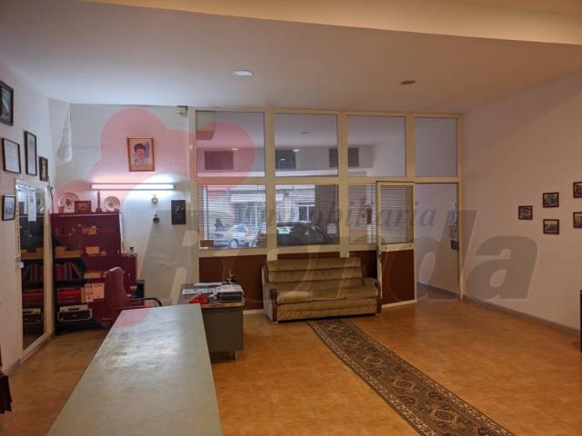 Local En venta en Lugo photo 0