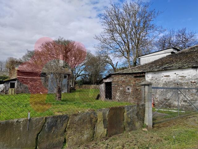 Casa En venta en Begonte photo 0