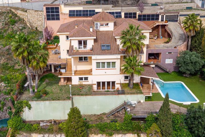 BADALONA. Vistas y amplitud photo 0