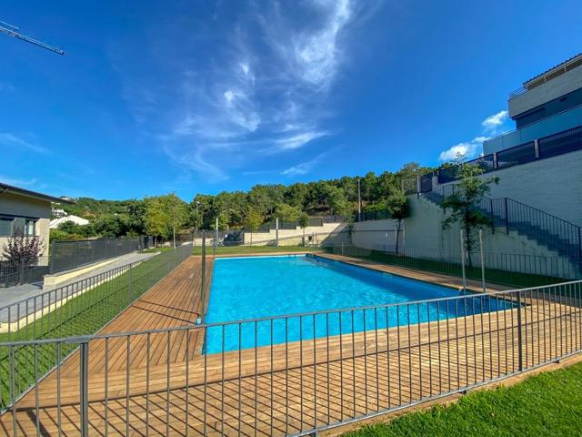 TEIÀ. Casa adosada con zona comunitaria y piscina photo 0