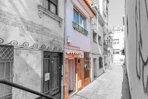 EL MASNOU. Céntrica con muchas posibilidades. photo 0