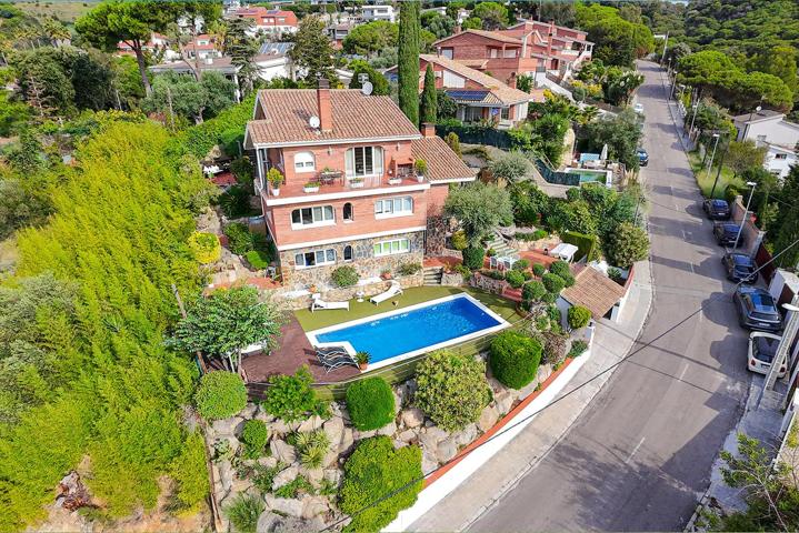 Chalet independiente con vistas panorámicas al mar y privacidad. photo 0
