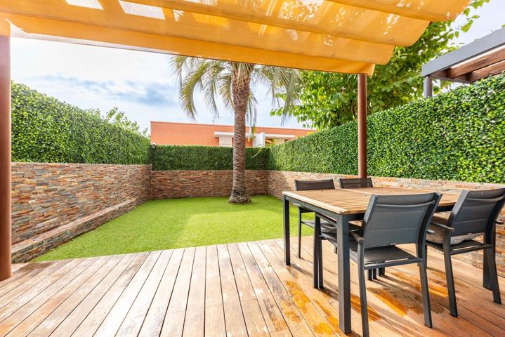 Adosado en Pla de Montgat con vistas al mar y jardín privado photo 0