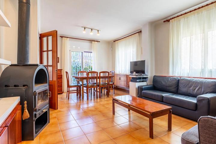 Casa pareada con jardín y garaje en Can Sors (Alella) photo 0