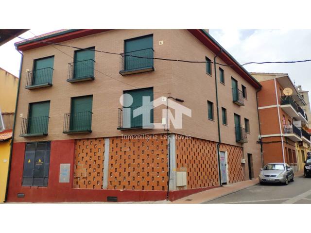 Local comercial en venta en Cebreros photo 0