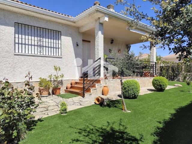 Venta de Chalet en La Cañada (Ávila) photo 0