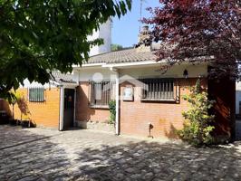 Venta de chalet en Navalperal de Pinares photo 0