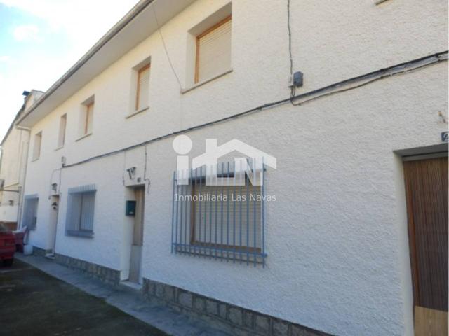 Casa en venta en El Hoyo de Pinares photo 0