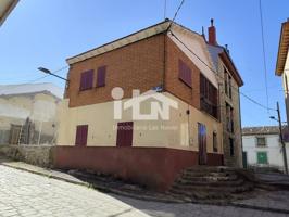 Casa en venta en Las Navas del Marqués photo 0