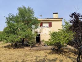 Venta de un chalet en Peguerinos photo 0