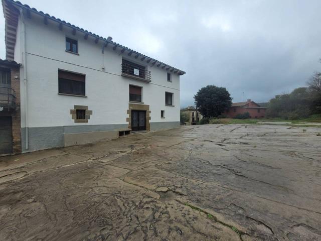 Casa en venta en Sant Julià de Vilatorta photo 0