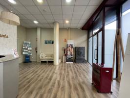 Local en traspaso en Roda de Ter photo 0
