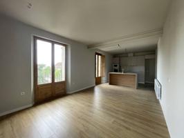 Piso en venta en Vic photo 0