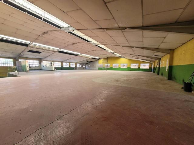 Nave comercial en venta en Torelló photo 0