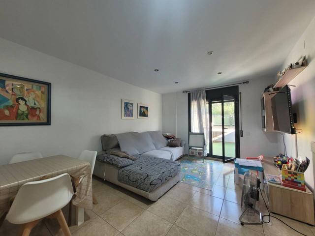 Piso en venta en Manlleu photo 0