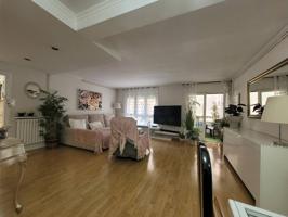 Piso en venta en Vic photo 0