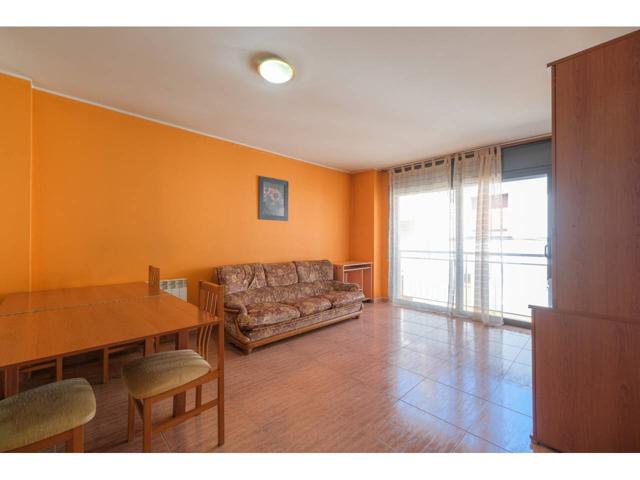 Piso en venta en Manlleu photo 0