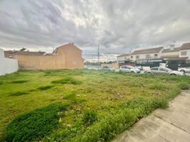 Terreno urbano con proyecto para 3 viviendas unifamiliares photo 0