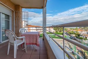 Magnífico piso con vistas al mar en una urbanización exclusiva junto a la playa photo 0