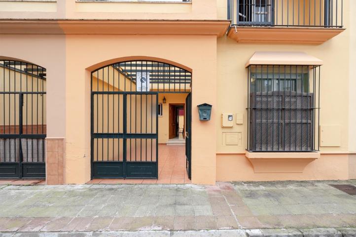 Unifamiliar Pareada En venta en Alcalá De Guadaira, Alcala De Guadaira photo 0