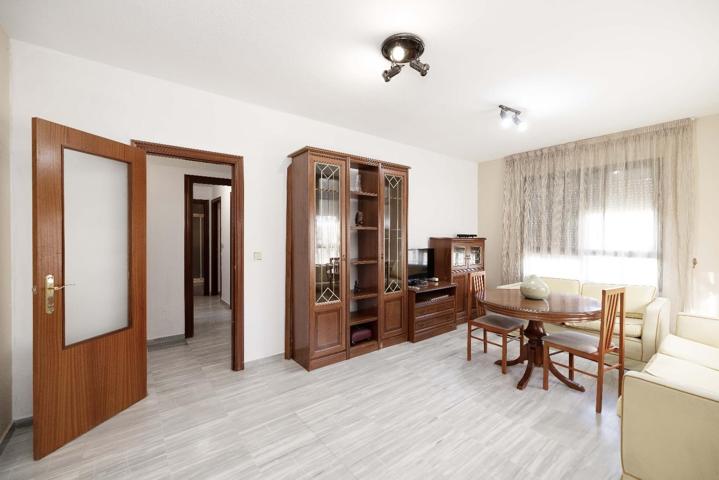 Piso En venta en Avenida De Las Ciencias, Sevilla photo 0
