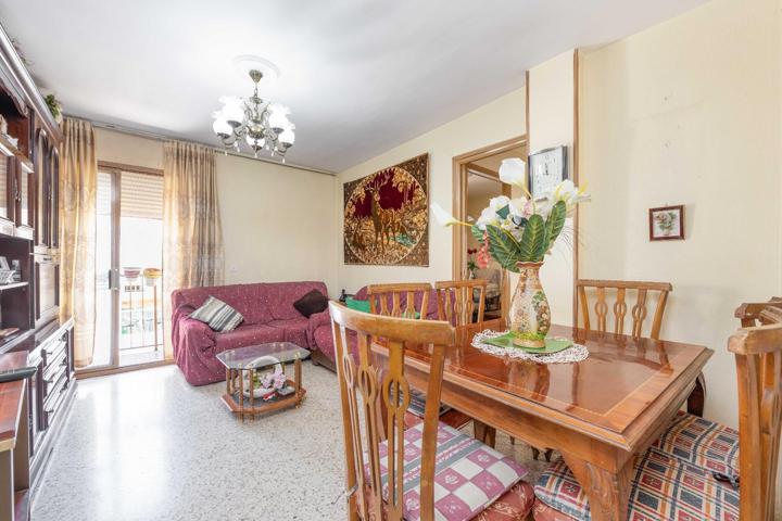 Piso En venta en La Plata, Sevilla photo 0
