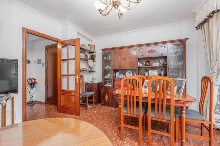 Piso En venta en Oliva - Av. De La Paz, Sevilla photo 0