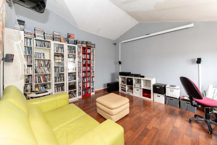 Dúplex En venta en Brenes - Centro, Brenes photo 0