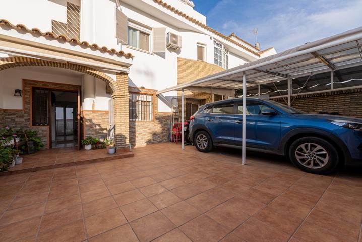 Adosado Tríplex de 4 dormitorios, 3 baños de 260 m2!!! photo 0