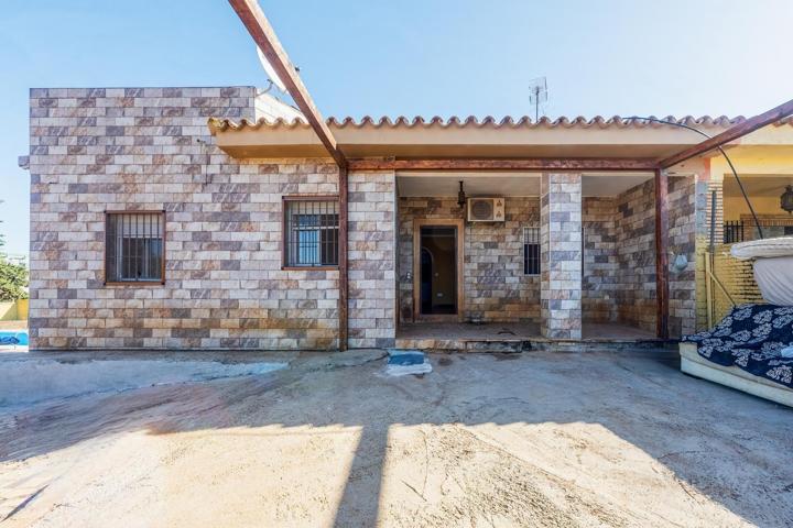 Unifamiliar En venta en Urbanizacion San Francisco De Raso Espejo, Carmona photo 0