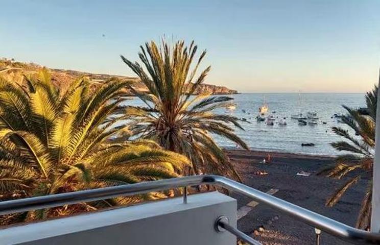 ¡Increíble piso frente al mar en PLAYA SAN JUAN! photo 0
